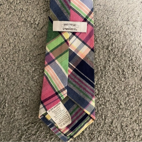 Gymboree  Boys Set of Hat, tie and suspenders - Picture 6 of 6